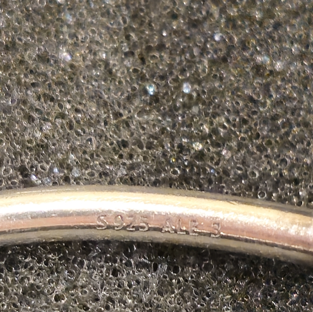 Elegant Sterling Silver Bangle Bracelet Over 9 Grams Marked 925 - Picture 6 of 6